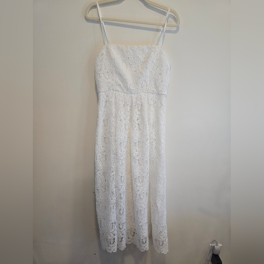 Astr White Flowery Lace Midi Dress Size Medium Nwot, Has One Very Small Flaw - Picture 6 of 16
